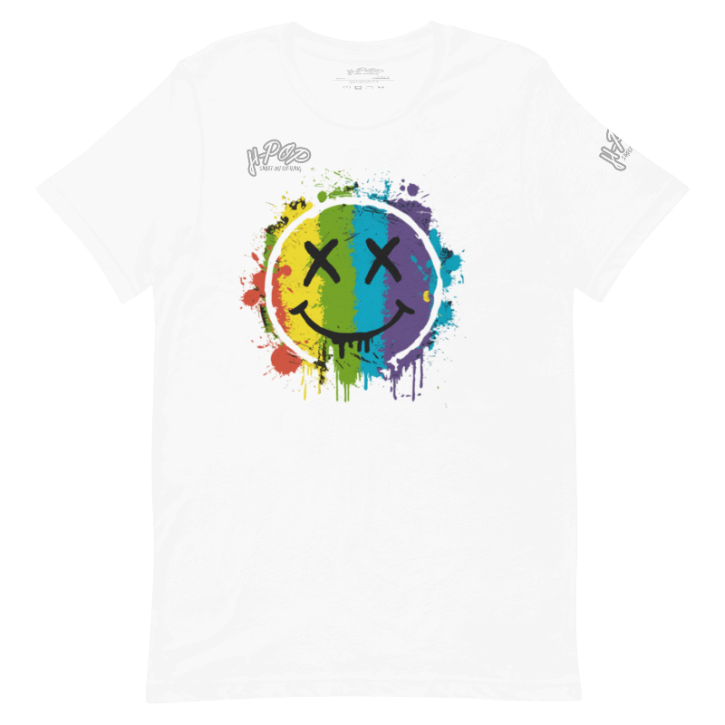 Maglietta bianca T-shirt unisex con stampa colorata di faccina sorridente effetto arcobaleno e schizzi di vernice, ideale per un look casual e originale. Abbigliamento streetwear, moda giovanile, t-shirt divertente.