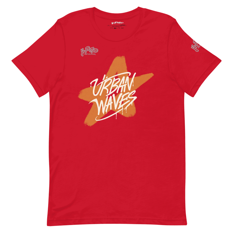 T-shirt rossa con stampa di una stella arancione stilizzata e la scritta "URBAN WAVES" in bianco. Perfetta per un look casual, streetwear o ispirato alla cultura urbana. Parole chiave: t-shirt, maglietta, rossa, stella, urban, streetwear, moda, abbigliamento, design, stampa, casual, stile, tendenza, Italia.